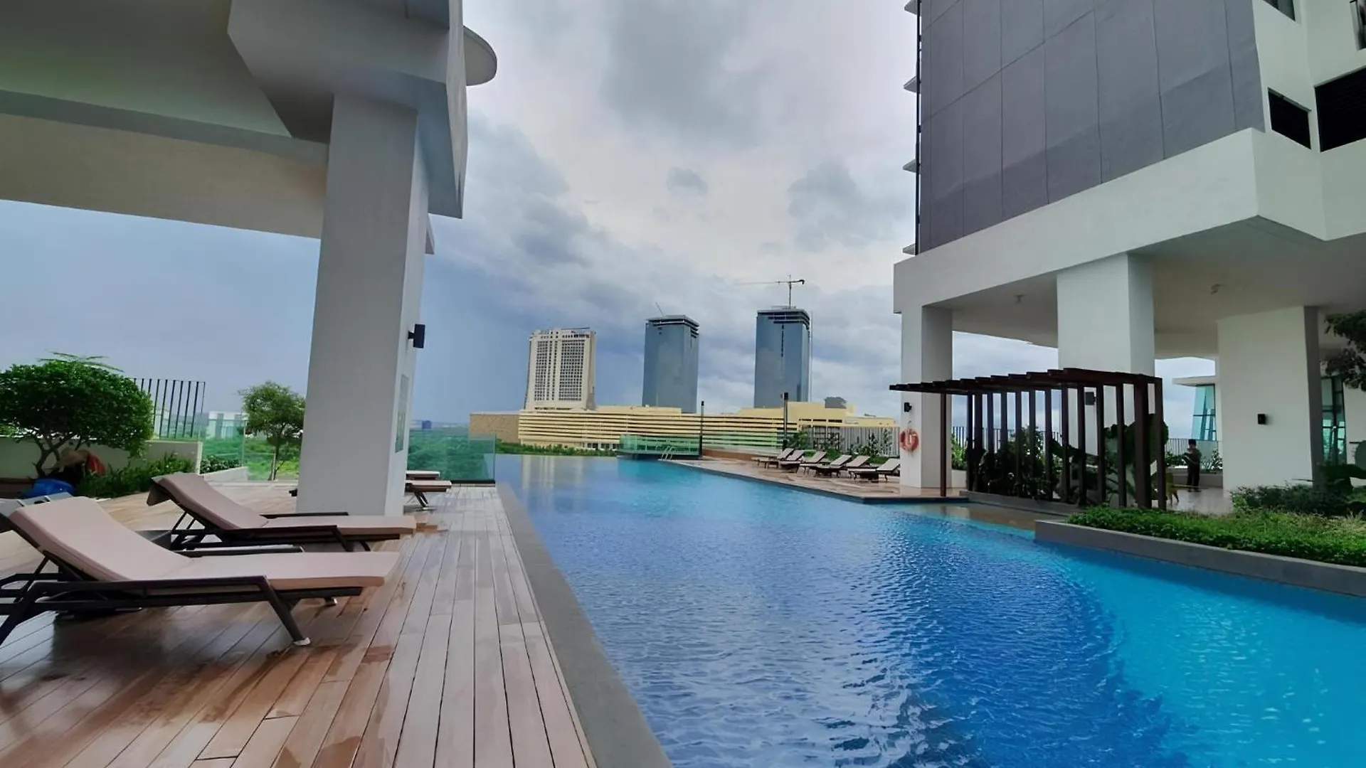 Sea/City Southkey Mosaic 2Br+4Free @ Natol Johor Bahru 0*,